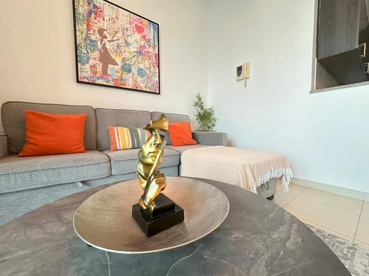 Stylish 1Br Apt With Canal Views Dubai Apartment